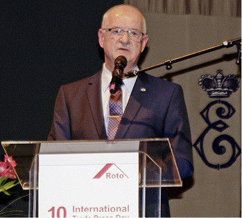 
Dr. Eckhard Keill: „Es ist uns 2015 gelungen, das Roto-Schiff in stürmischer See auf Kurs zu halten.“
