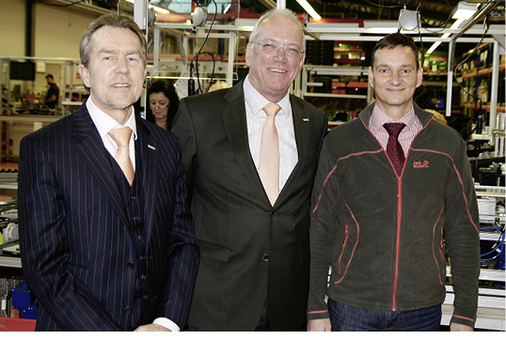 
Beim Firmenrundgang (v. l.): Elero-GF Jochen Lütkemeyer, Vertriebsleiter Axel Lamprecht und Produktionsleiter Dieter Patrick Loose
