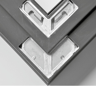 
Rahmen-/Flügelecke mit Spreizeckverbindern



