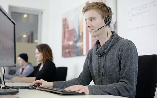 
Kundengespräche übernehmen die gut geschulten Berater. Die Montage-Partner können sich so auf ihr Kerngeschäft konzentrieren.
