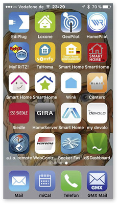 <p>
Weit mehr als zwei Handvoll Apps könnte man sich auf sein Handy spielen, um alle zur Zeit relevanten Smart Home bedienen zu können. Da kann man schnell mal den Überblick verlieren.
</p>

<p>
</p> - © Foto: Olaf Vögele

