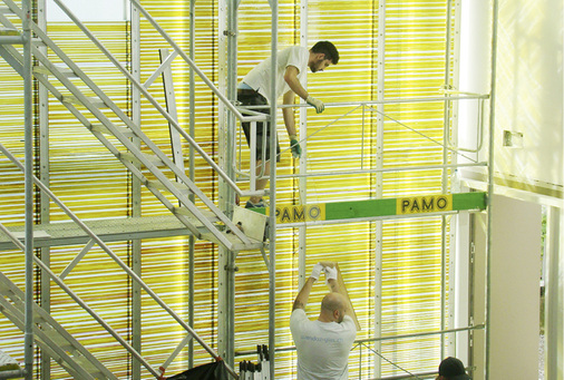 <p>
</p>

<p>
Über 15 000 einzelne Glasstreifen wurden in der gläsernen Wandkonstruktion verbaut. 
</p> - © Foto: Thomas Bührer (Projektleiter), Quendoz Glas AG

