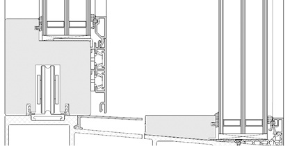 
Die bodentiefe Führung der Hebeschiebetür bietet zudem einen flachen Durchgang und erfüllt die Anforderungen an barrierefreies Wohnen.
