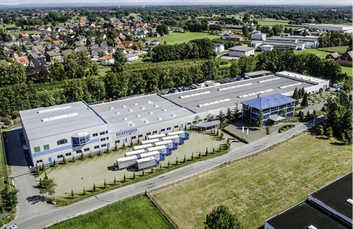 
Das Reckendrees-Unternehmensgebäude in Verl mit fast 9000 m² Produktionsfläche



und einem attraktiven Kundencenter.
