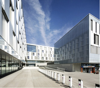 
Multifunktionale Brandschutzgläser von Vetrotech wurden auch in der Fassade der technisch-naturwissenschaftlichen Universität in Lausanne (CH) verbaut.
