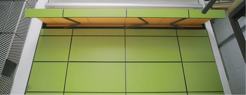 



Mit der Schachtmarkise hat Lucas ein Markisensystem entwickelt, das vollkommen flächenbündig in die Fassade montiert und durch Verwendug der Fassadenmaterialien auch optisch perfekt an die Fassade angepasst werden kann. 
