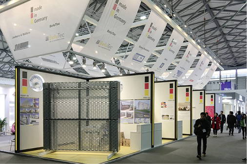 <p>
</p>

<p>
Der German Pavilion mit seinem Slogan „Made in Germany“ entwickelte sich durch Ausstellungsexponate wie von BeluTec wieder zum viel besuchten Anlaufpunkt.
</p> - © Foto: Olaf Vögele


