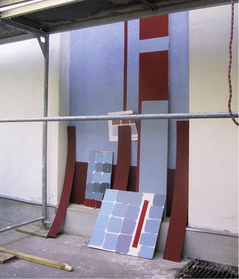 
… deren Farb-Varianten auf der Baustelle dann gemeinsam mit dem Bauherrn unter realen Bedingungen geprüft werden. Auf der folgenden Seite dazu ein Beispiel.
