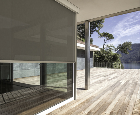 



Die ZIP-Systeme erfreuen sich auch in anderen europäischen Ländern wachsender Beliebtheit. Egal ob Frankreich, Schweiz oder Italien, auch hier spielt die hohe Windstabilität und die unauffällige Optik eine entscheidende Rolle.
