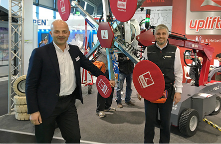 



Uplifter Geschäftsführer Martin Lobinger (l.) und der für den Glaslifter verantwortliche Produktmanager Martin Rester.
