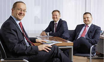 
An der Spitze der Maco-Gruppe stehen seit September 2015 drei neue Geschäftsführer: Guido Felix, Ewald Marschallinger und Ulrich Wagner.
