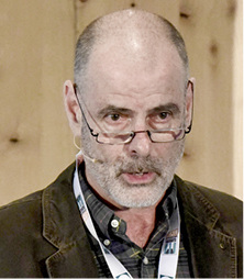 
Lichtplaner Prof. Peter Andres: „2-fach-ISO bringt bei gleichen Scheibenformaten mehr Licht in den Raum als ein 3-fach-Glas.“
