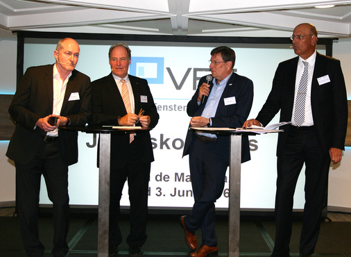 Traditionell: 2+1 treffen sich bei Ulrich Tschorn, um aktuelle Fragen zu besprechen.