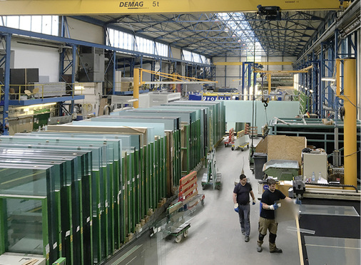 
Die Produktionsstätte ist optimal belegt, was zusammen mit dem hohen Automationsgrad sehr kurze Prozesszeiten erlaubt.
