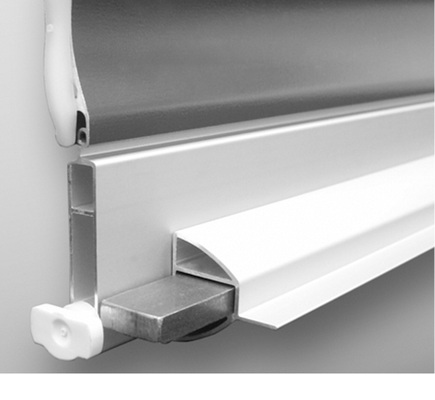 
Einbruchschutz beginnt nicht erst bei dem Thema RC 2. Kunden lassen sich auch von einem Rollladen mit sichtbaren Sicherheitsdetails überzeugen.



