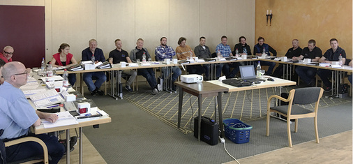 
Antriebshersteller wie Marantec haben die Notwendigkeit erkannt, Wissen zu ihren Kunden zu transferieren und schulen zusammen mit qualifizierten Mitarbeitern vom TÜV das Thema Normen, Anforderungen und Prüfung. 



