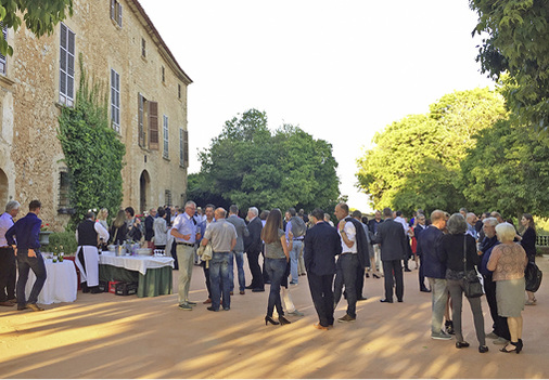 
Abends trafen sich die Tagungsteilnehmer auf einem stilvollen Landgut.
