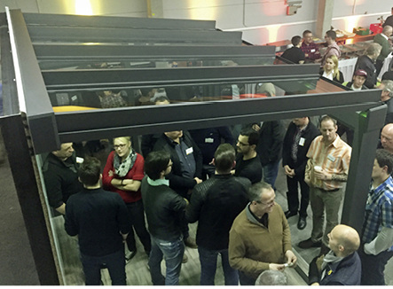 



Viel Wert auf Detailarbeit will der Markisenhersteller Leiner legen, der in Kürze mit seinen Glasdach Area auf den Markt kommt.
