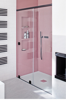 
Die Schiebetüren der Serie SP sind auch mit gefärbtem Glas erhältlich, die Beschläge gibt es in vier Farben.
