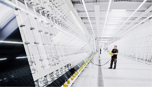 



Ein Ziel der Software-Umstellung bei sedak ist, dass die Gläser die jeweiligen Fertigungsschritte automatisch durchlaufen und sie möglichst wenig manuell gehandhabt werden müssen. Wie hier bei der ISO-Produktion.
