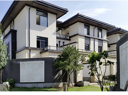 
Der Marktanteil von Holz-Aluminium-Fenstern ist im Verhältnis zu Deutschland viel kleiner. Die Mengen dagegen sind viel höher.
