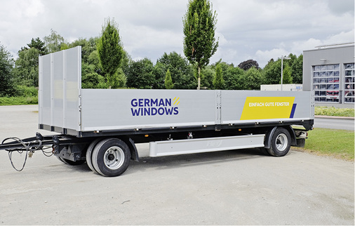 
Die ersten Fahrzeuge mit dem neuen Firmennamen standen pünktlich bereit, um die neuen German Windows-Produkte zu den Abnehmern zu liefern. 
