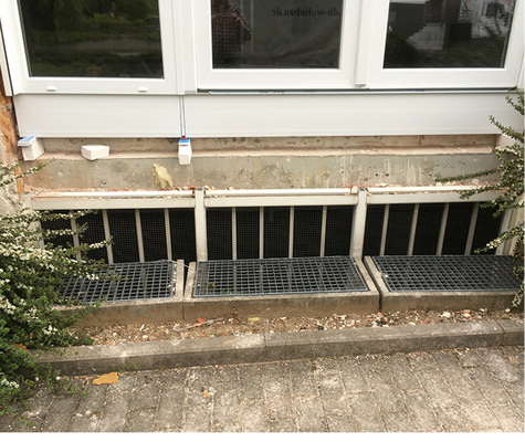 



Wenn die Baustelle so verlassen wird und ein anderes Gewerk einfach alles verkleidet ohne Bedenken anzumelden, sind Bauschäden vorprogrammiert.
