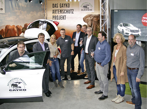 
Erfolg wird mit Artenschutz gepaart: Fachpartner können Mercedes-GLA-Leasingfahrzeuge gewinnen und damit gleichzeitig auch den Elefantenschutz in Afrika unterstützen. 
