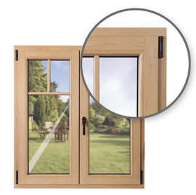 <p>
Das Eck-Design-System (EDS) ermöglicht exklusives Design, das an die Verzapfungstechnik von Holzfenstern erinnert. So sehen folierte Kunststofffenster einem Holzfenster zum Verwechseln ähnlich.
</p>