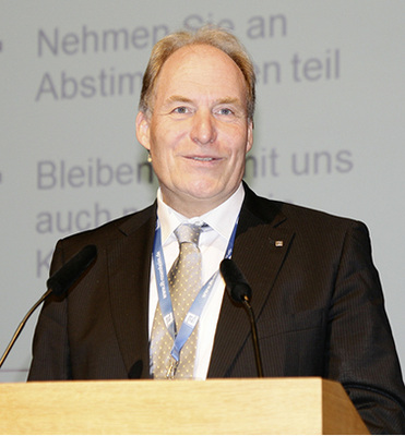 
Was das Qualitätsbewusstsein angeht, wies Prof. Sieberath darauf hin, dass man nur Kunden zufriedenstellen könne, wenn im Projekt auch die gesamte Qualitätskette berücksichtigt wird.
