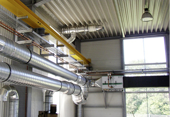 
 Luftkreislauf mit Heiz-/Kühlregister
