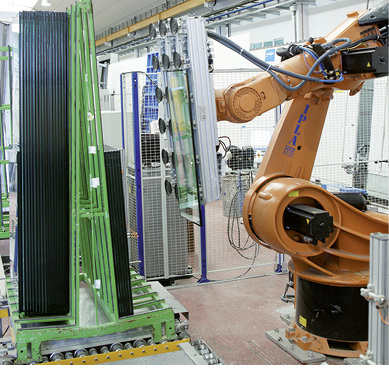 
Verpackungsroboter bei Comayco in Castellon, Spanien, angesteuert mit der Packmitteloptimierung A+W Rack Optimizer. 
