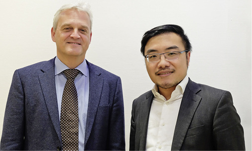 <p>
</p>

<p>
Geschäftsführer Dr. Andreas Appel und Marketingleiter Yikai Gao.
</p> - © Foto : Matthias Fischer / GLASWELT


