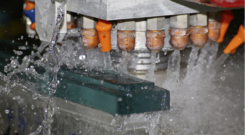 



Stufenglas während der CNC-Bearbeitung in der Werkstatt in Dortmund

