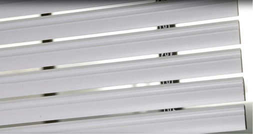 



Durch die Verkettung der einzelnen Rollladenstäbe ergeben durchgehende Lichtschlitze und damit gegenüber den gestanzten Lochbildern bei PVC und Aluminium ein homogener Lichteinfall in den dahinterliegenden Räumen .
