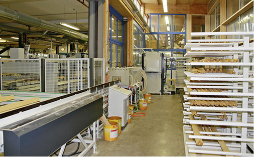 
… an die Imprägnier-Station übergeben und anschließend getrocknet.
