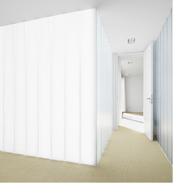 



Die Wacotech-TWD-Einlage in der Profilglasfassade (Bild unten) ermöglicht eine gute Kombination aus Wärmeschutz, Tageslichteinfall und Sonnenschutz.
