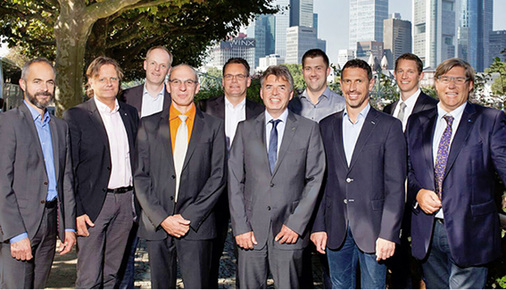 
Gründungsmitglieder des VFE: (v.l. vorne): Herbert Eusewig (WindowMaster GmbH), Udo Diesmann (Hautau GmbH), Marcus Schnabel (K+G Pneumatik GmbH), Frank Wienböker (STG-Beikirch Industrieelektronik + Sicherheitstechnik GmbH & Co. KG), Christoph Kern (D+H Mechatronic AG), Reiner Aumüller (Aumüller Aumatic GmbH) (v.l. hinten): Jörg Wegmann (Stürmann GmbH & Co. KG), André Schweers (Jofo Pneumatic GmbH), Christian Schneider (Simon RWA Systeme GmbH), Florian Aumüller (Aumüller Aumatic GmbH). Teilnehmend, aber nicht im Bild: Wero GmbH
