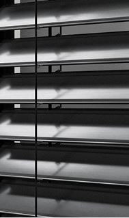 



Das Aufzugsband verläuft bei der Neuentwicklung im hinteren Bereich der Lamellen. 
