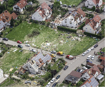 <p>
Wetterereignisse wie in Augsburg 2015 zeigen deutlich, dass der Faktor Wind besser beachtet werden muss. 
</p>

<p>
</p> - © Foto: Augsburger Allgemeine

