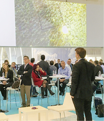 
Auf der glasstec erlebten die Besucher via Live-Schaltung das Vorspannen und die Bruchversuche im finnischen Glaston-Werk.
