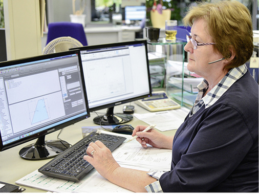 
Ohne Umwege in die Produktion: Technische Auftragserfassung mit A+W Business. Die Daten für die CNC-Maschinen werden bereits bei der Erfassung erzeugt …
