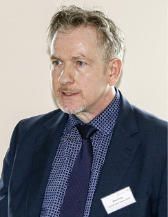 
Mark Freis von Gealan warb für die Klebetechnik STV. Mit dieser einfachen Lösung können Elemente größer und leichter werden.
