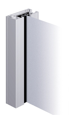 



Die seitliche Führung durch einen in einer Kedergasse geführten Reißverschluss lässt keine großen Toleranzen zu. 
