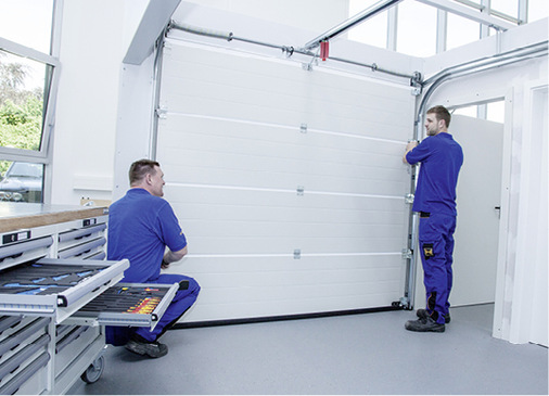 



Gerade im Bereich der Tore ist die Weiterbildung aufgrund der ständigen Änderungen unerlässlich, um sicher und fachgerecht montieren zu können.
