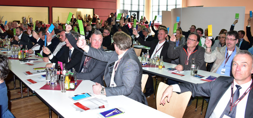 Die Teilnehmer sollten abstimmen, wie viel eine Aluschale mehr kosten könne im Vergleich zu einem folierten Profil