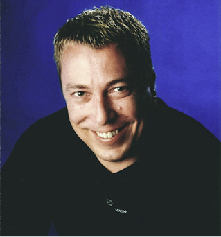 
Martin Ziegler ist Fachberater bei Saint-Gobain Glassolutions zudem ist er Key Account Manager Priva-Lite Germany.
