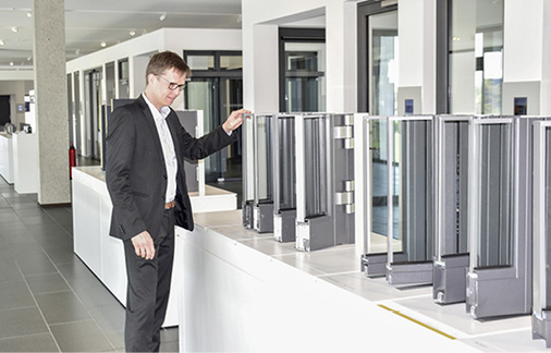 <p>
Die Redaktion hat sich im Hörmann Forum umgesehen: Auf drei Etagen und über 2500 m² Ausstellungsfläche kann man die Produktpalette entdecken. 
</p>
