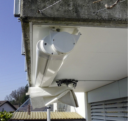 



Gerade bei der Montage unter der Decke und schwierigen Standbedingungen auf der Leiter bieten sich die Hublifter an.
