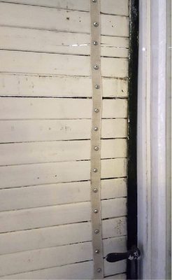 



Hier wurde die Grenze zu einer fachgerechten Reparatur eindeutig überschritten. Klares Fazit des zur Hilfe gerufenen Fachbetriebes: Einmal neu bitte.
